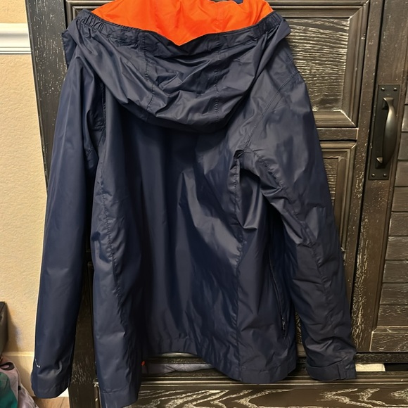 Youth size medium hooded navy rain jacket - Picture 4 of 4
